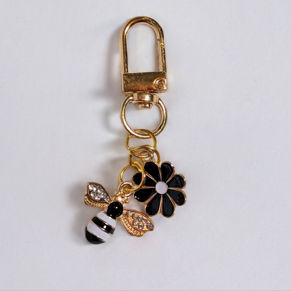 Handmade Accessories - ✨ Handmade Bee & Floral Keychain – JoJo Styles ✨